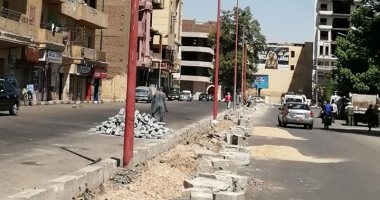 فيديو وصور.. سكرتير مساعد محافظة الأقصر يتفقد مواقف السيارات ومحطات الوقود 