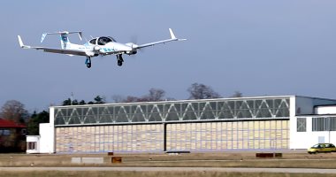 تطوير نظام جديد يتيح للطائرات الهبوط بشكل ذاتى القيادة