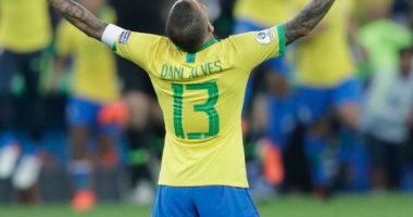 دانى ألفيس: لاعبو البرازيل يستحقون التتويج بـ"كوبا أمريكا 2019" 