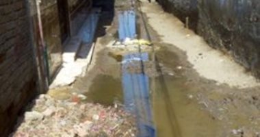 أهالى قرية سحيم فى الغربية يشكون غرق مياه الصرف الصحى للشوارع والمنازل