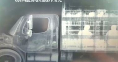 صور.. المكسيك تعثر على مهاجرين داخل شاحنة باستخدام الأشعة السينية