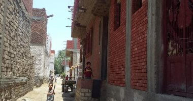 مطالب بتوصيل المياه والكهرباء لأحد شوارع قرية اتقا بالمنيا