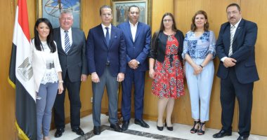 وزيرة السياحة تبحث تطوير وتحديث مركز القيادة الآمنة التابع للاتحاد المصرى للغرف السياحية 