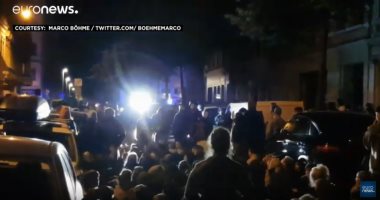 شاهد.. مواجهات بين الشرطة الألمانية ومحتجين ضد ترحيل مهاجر سورى