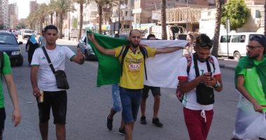جماهير الجزائر تغزو السويس قبل مباراة كوت ديفوار بأمم أفريقيا.. صور