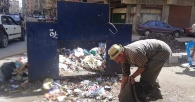 صور.. رفع مخلفات القمامة من محيط شوارع حي غرب المنصورة