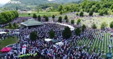 شاهد.. احتشاد الآلاف فى مدينة سريبرينيتسا تخليدًا لمذبحة البوسنة