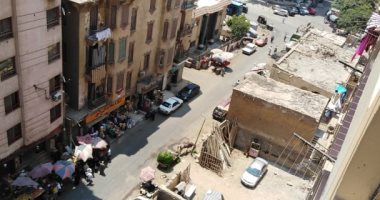 "الشارع لمين".. شكوى من الاسواق العشوائية فى شارع روض الفرج بمحافظة القاهرة