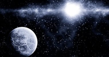 العلماء يضيفون مصطلحا فضائيا جديدا يصف "حالة تحول القمر لكوكب"