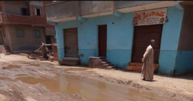صور.. غرق شوارع قرية كفور بلشاى اثر انفجار خط مياه رئيسى بالغربية