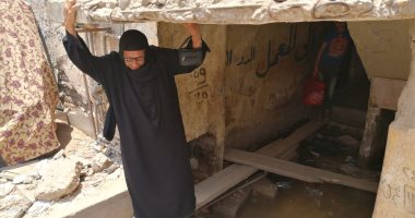 صور.. غرق شوارع ومنازل منطقة أبو شاهين فى مياه الصرف الصحى