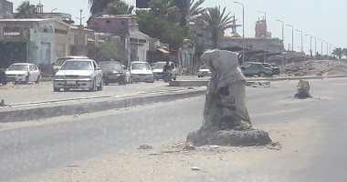 اضبط مخالفة.. سائقو السيارات يشتكون الحفر والمطبات بمنطقة الزهور فى بورسعيد