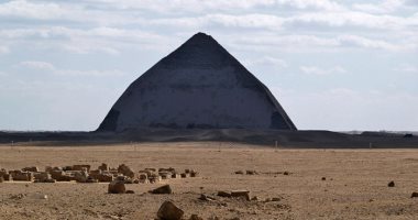 بعد افتتاحه.. هل هرم سنفرو المنحنى أول بناء هرمى حقيقى عرفه المصريون؟