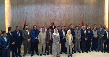 أعضاء البرلمان الليبى يدعون لعقد جلسة لتشكيل حكومة وحدة ووضع خارطة للحل