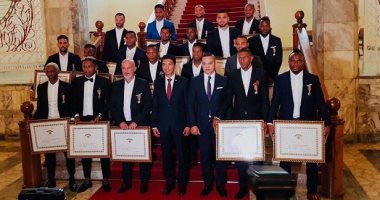 منح منتخب مدغشقر أعلى الأوسمة بعد إنجازه التاريخى بأمم أفريقيا.. صور  