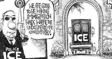 البحث عن المهاجرين غير الشرعيين فى نادى ترامب.. كاريكاتير USA Today