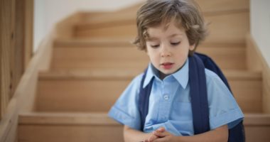 6 نصائح للتعامل مع الطفل الانطوائى.. اعرفيها وطبقيها معاه 