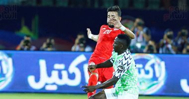 تونس ضد نيجيريا.. براعة حارس نسور قرطاج تمنع استقبال الهدف الثانى 