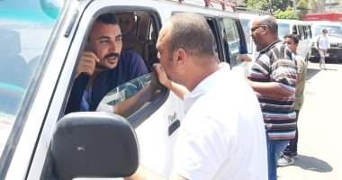 ضبط 43 سائقا لم يلتزموا بتعريفة الركوب فى حملات للسيرفيس بالقاهرة.. صور