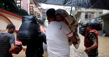 صور.. مصرع 78 شخصا وفقد 32 بسبب فيضانات وانهيارات أرضية فى نيبال