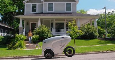 وظيفة الدليفرى بتختفى.. روبوت جديد على شكل دراجة لتوصيل الطلبات للبيت