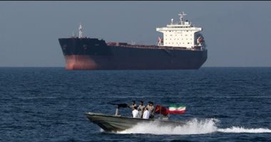 إيران تحتجز سفينة ترفع علم بنما للاشتباه فى تهريبها شحنة وقود