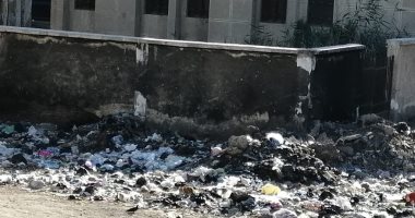قارئ قارئ يشكو من تراكم القمامة بقرية الشين محافظة الغربية