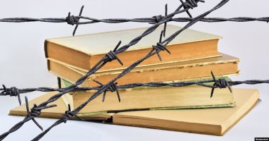 واشنطن بوست: زيادة عمليات حظر الكتب.. والمؤلفون يقاومون فى أمريكا
