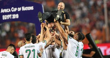 الجزائر تتسلم كأس أمم أفريقيا بحضور مدبولى ورئيس فيفا.. فيديو