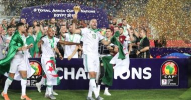إسلام سليمانى: نحن أفضل فريق فى تاريخ الكرة الجزائرية 