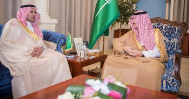الأمير فيصل بن نواف يطلع على توسعة مطار السعودية الجديد