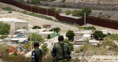 الحرس الوطنى المكسيكى يراقب الحدود مع أمريكا  لمنع المهاجرون من العبور