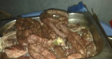 صور.. ضبط أغذية غير صالحة للاستهلاك الآدمي في عدة مطاعم بمدينة مرسى مطروح