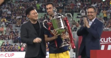 برشلونة بطل كأس راكوتين بثنائية ضد إنييستا فى اليابان.. فيديو