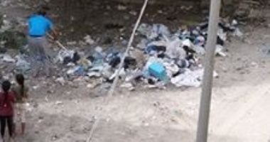 القمامة مشكلة تؤرق سكان العجمى بالإسكندرية 