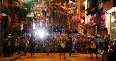 المحتجون على حكومة هونج كونج يستأنفون تظاهراتهم وسط دعوات لاضراب شامل