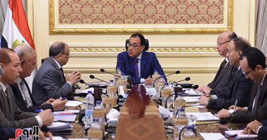رئيس الوزراء يعقد اجتماعا لاستعراض خطط تطوير النقل العام بالقاهرة الكبرى