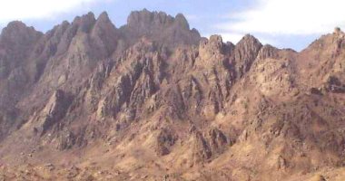 "جبل الشايب" أعلى قمة بالبحر الأحمر بطول 2187 مترا.. يقصده المغامرون للتسلق