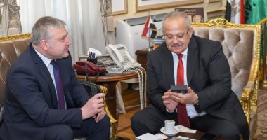 رئيس جامعة القاهرة يلتقى سفير أرمينيا لبحث سبل التعاون الأكاديمى 