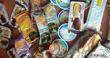 ضبط 228 عبوة مواد غذائية منتهية الصلاحية بالمحلة