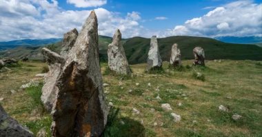 علماء يبحثون لغز بناء صخرى يعود لعصر ما قبل التاريخ بأرمينيا