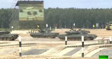 فيديو.. دبابات "تى-80" تستعرض مهاراتها برقص الفالس بموسكو