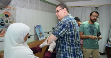 فيديو وصور .. إنطلاق حملة تطعيم الأطباء الجدد بمستشفى سوهاج الجامعى