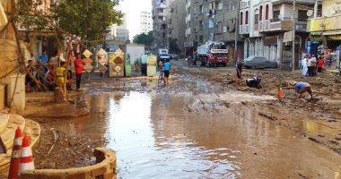 كلاكيت ثالث مرة.. انفجار أكبر خط ناقل للمياه بمتداد شارع الجمهورية بسوهاج