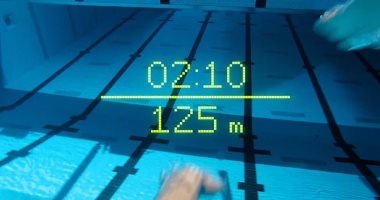 نظارات سباحة ذكية تقيس مسافة السباحة والسعرات الحرارية المحروقة