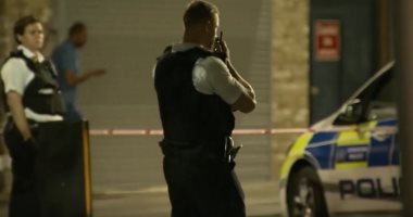 فيديو.. تعرض ضابط شرطة بريطانى للطعن فى لندن
