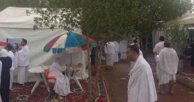 فيديو.. أمطار الرحمة والمغفرة تتساقط على الحجاج بصعيد عرفات