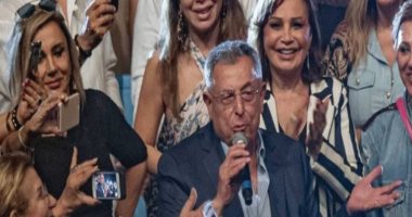 فيديو.. رئيس الحكومة اللبنانية الأسبق فؤاد السنيورة يغنى "سواح" للعندليب