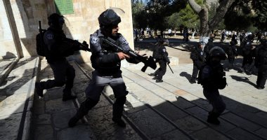 قوات الاحتلال الإسرائيلى تعتقل شابا شرق مدينة القدس