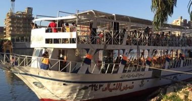 صور.. إقبال على المراكب النيلية واللانشات بالمنصورة فى ثانى أيام عيد الأضحى